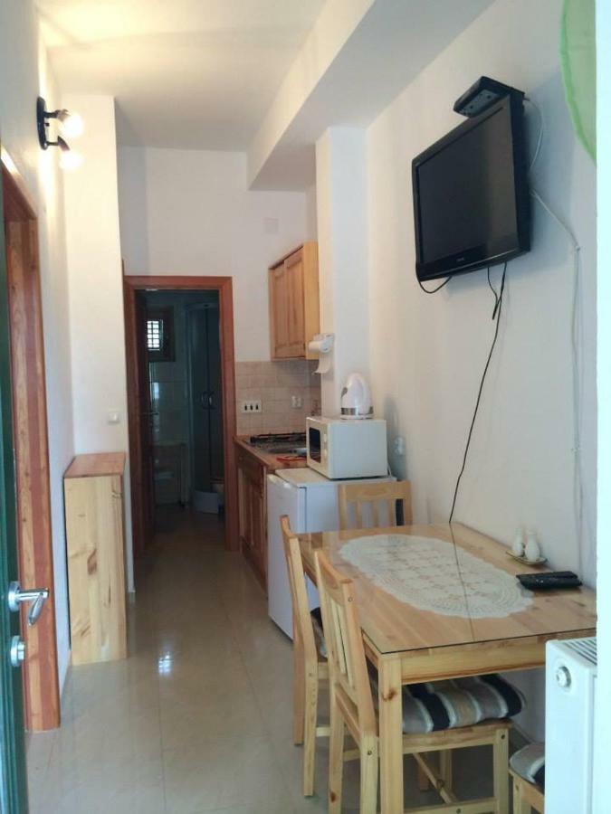 Apartmani Paklenica สตารีกราด-ปาเคลนีซา ภายนอก รูปภาพ